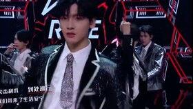 国产男团惊艳视频,燃情演绎青春风采  第1张